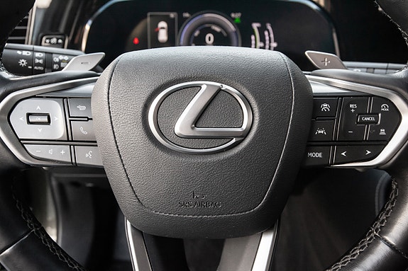 Lexus NX450h 10 of 20
