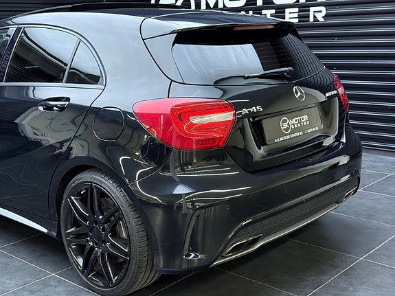 Mercedes-Benz A45 6 of 30