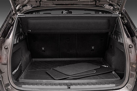 BMW iX1 25 of 28