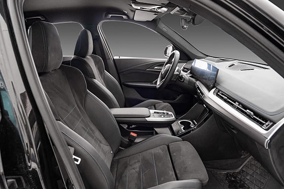 BMW iX1 28 of 28