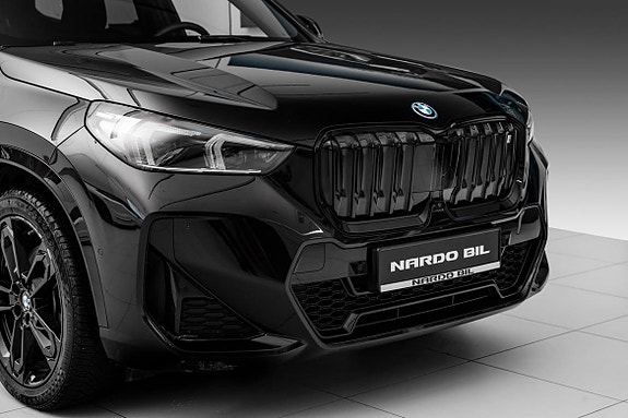 BMW iX1 2 of 28