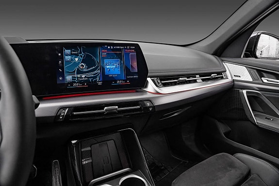BMW iX1 13 of 28