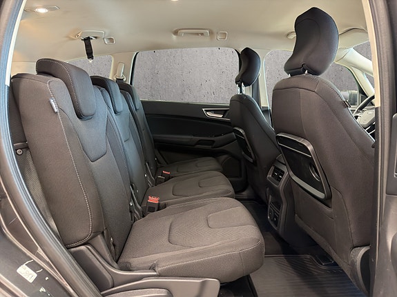 Ford S-MAX 9 of 22