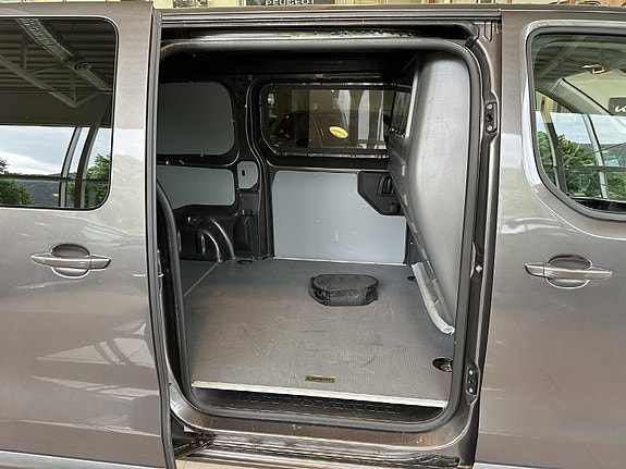 Peugeot e-Expert 10 of 20