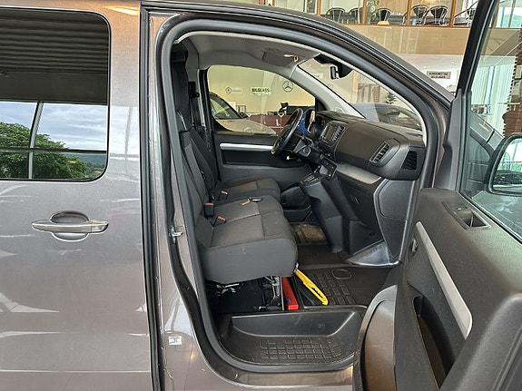 Peugeot e-Expert 9 of 20