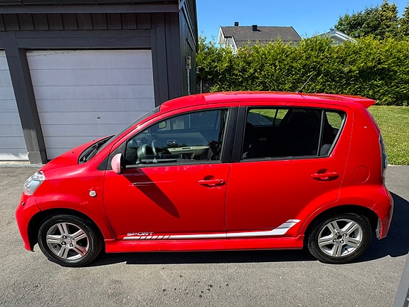 Daihatsu Sirion 4 of 5