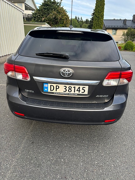 Toyota Avensis 3 of 5