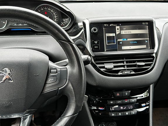 Peugeot 208 20 of 28
