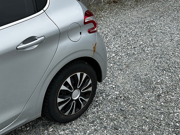 Peugeot 208 28 of 28