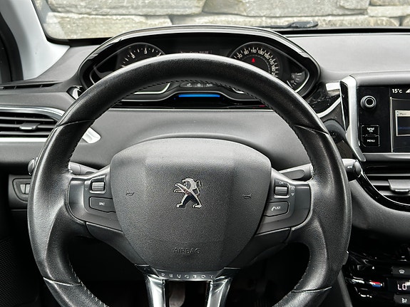 Peugeot 208 17 of 28