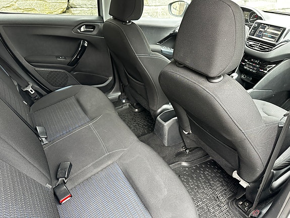 Peugeot 208 9 of 28