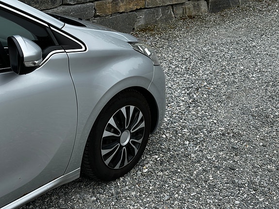 Peugeot 208 3 of 28