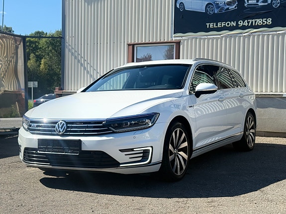 Volkswagen Passat 3 of 30