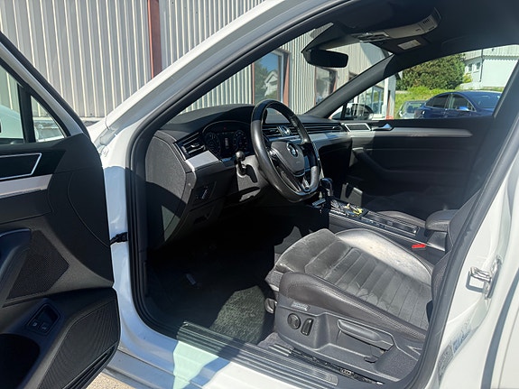 Volkswagen Passat 30 of 30