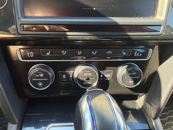 Volkswagen Passat 25 of 30