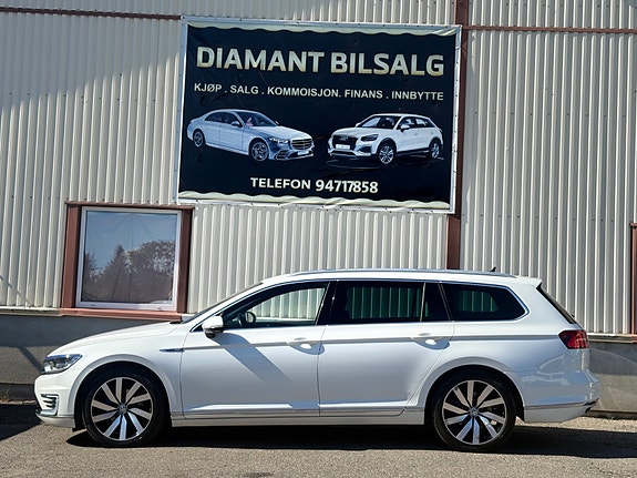 Volkswagen Passat 7 of 30