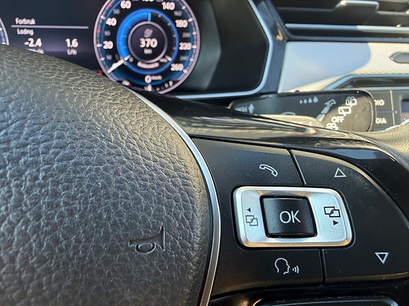 Volkswagen Passat 17 of 30
