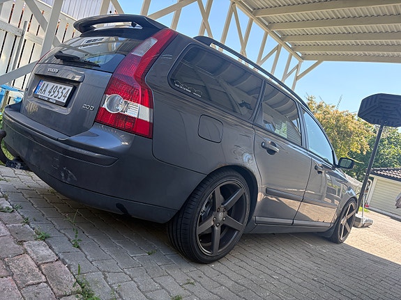 Volvo V50 3 of 11