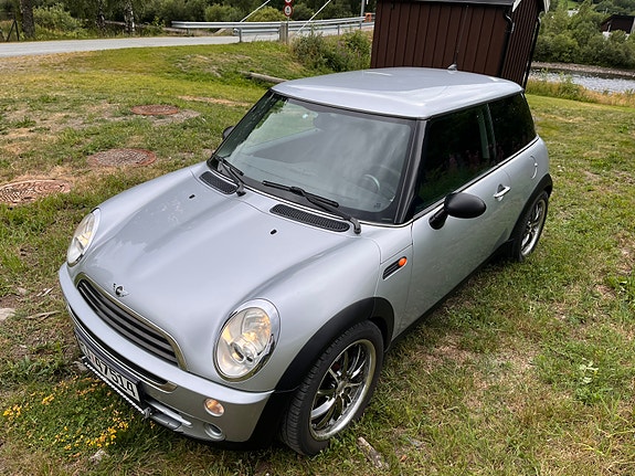 MINI One 3 of 5