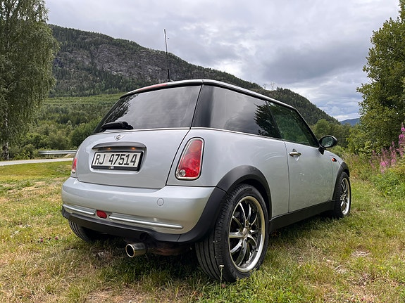 MINI One 4 of 5