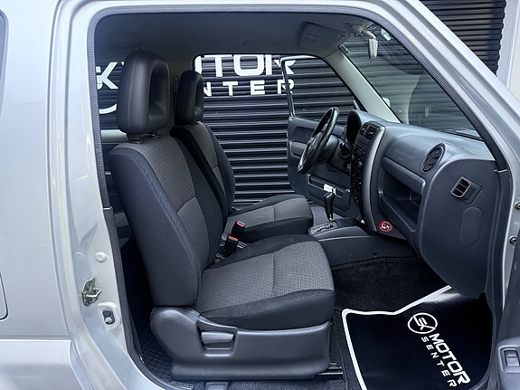 Suzuki Jimny 18 of 30