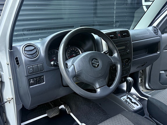 Suzuki Jimny 11 of 30