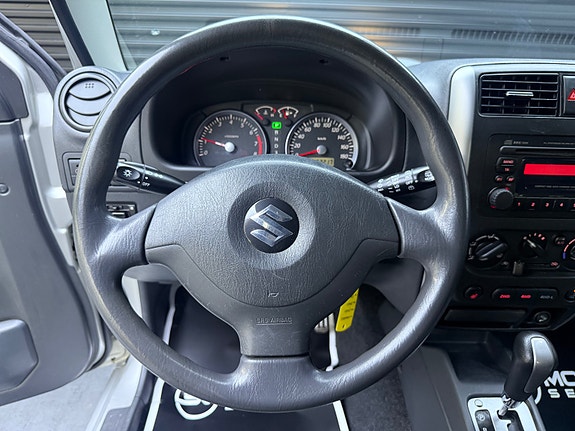 Suzuki Jimny 12 of 30