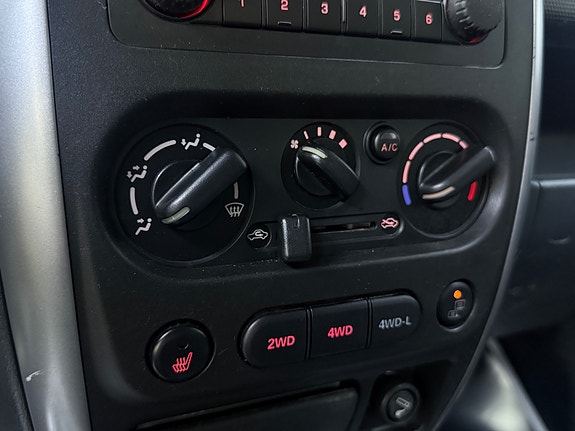 Suzuki Jimny 14 of 30
