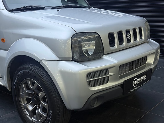 Suzuki Jimny 3 of 5
