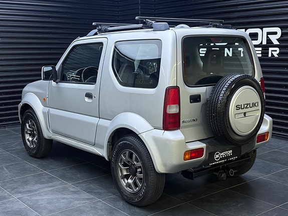 Suzuki Jimny 2 of 5