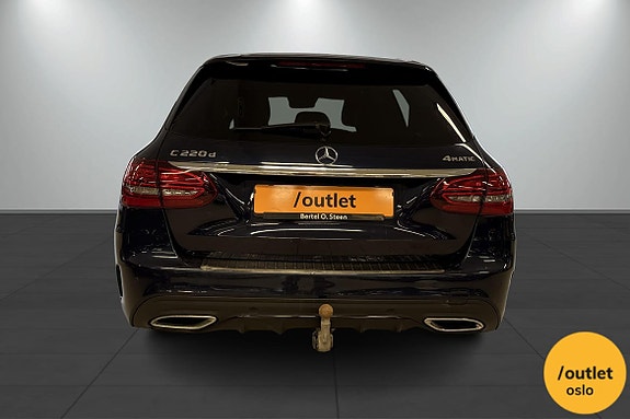 Mercedes-Benz C220 4 of 5