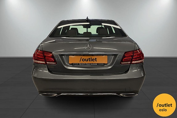 Mercedes-Benz E220 4 of 5