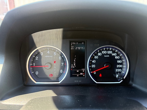Honda CR-V 9 of 30