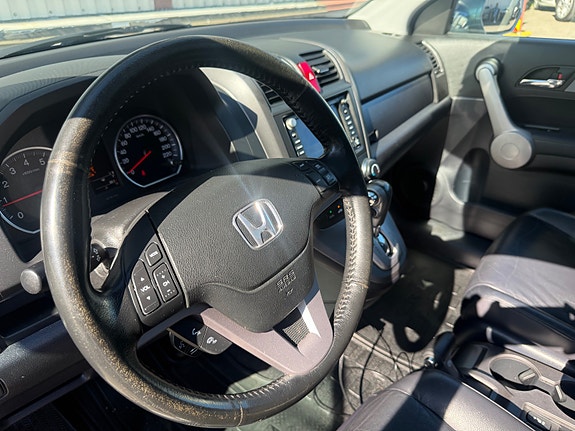 Honda CR-V 25 of 30