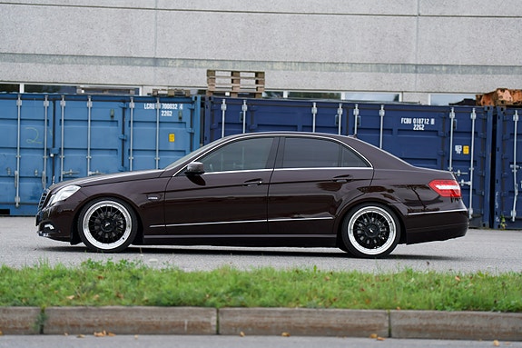 Mercedes-Benz E200 4 of 18