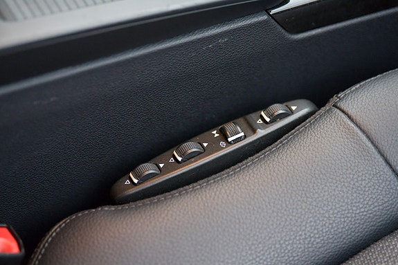 Mercedes-Benz E200 18 of 18