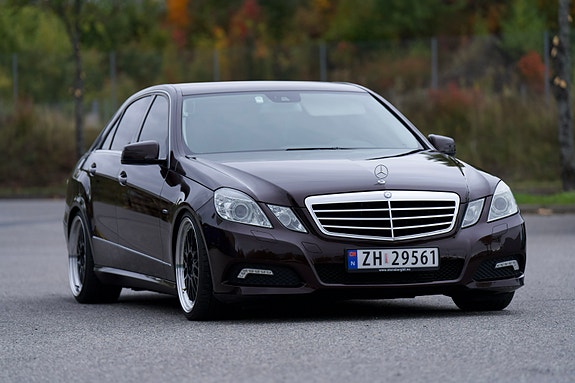 Mercedes-Benz E200 10 of 18