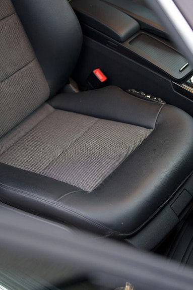 Mercedes-Benz E200 17 of 18