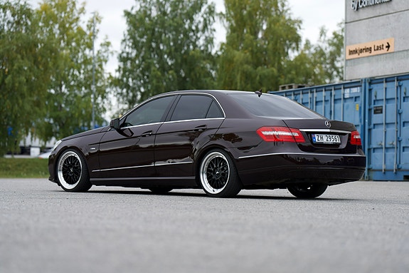 Mercedes-Benz E200 6 of 18