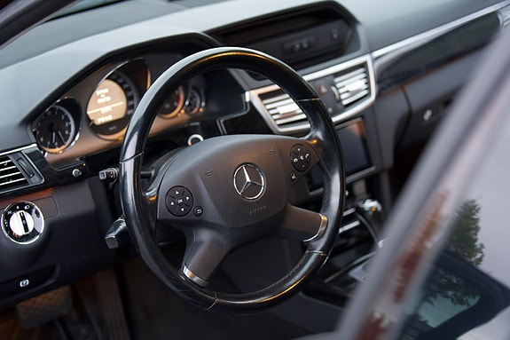 Mercedes-Benz E200 15 of 18