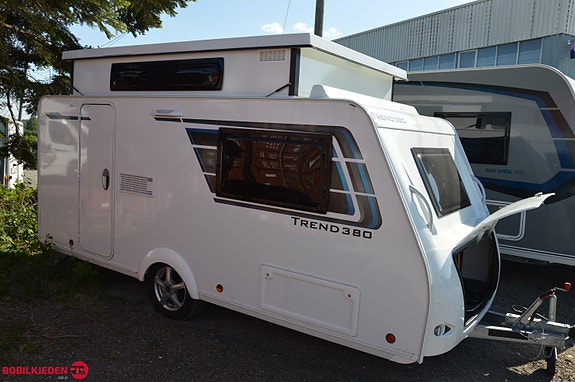Caravelair Silver Trend 380 2 of 5