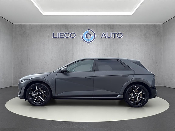 Hyundai Ioniq 5 2 of 5