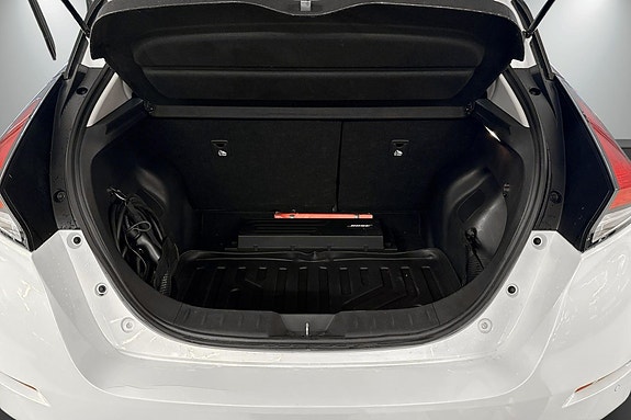 Nissan Leaf 5 of 5