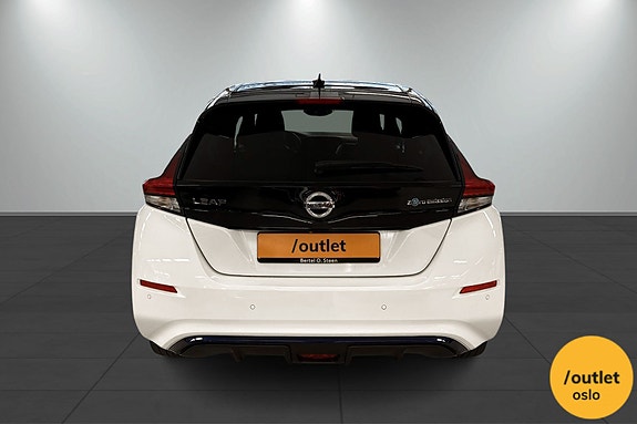 Nissan Leaf 4 of 5