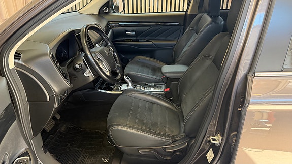 Mitsubishi Outlander 12 of 17