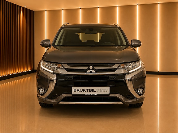 Mitsubishi Outlander 2 of 17