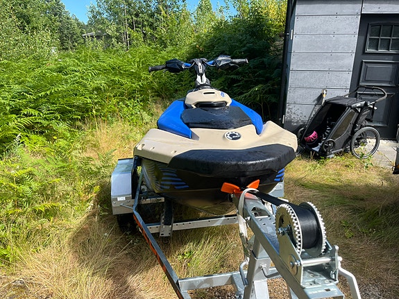 Seadoo Spark Trixx 2026 m/Respo henger/14 timer 2 of 3