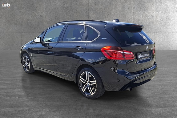 BMW 225xe 8 of 27