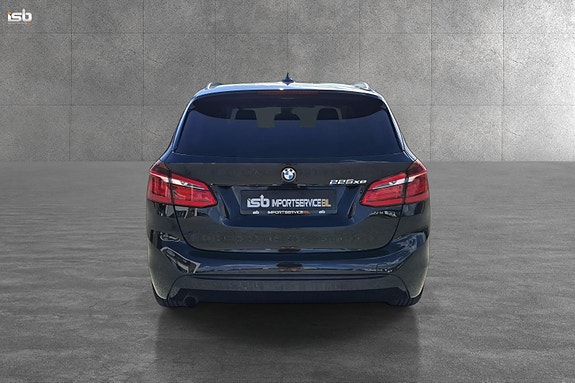 BMW 225xe 4 of 27