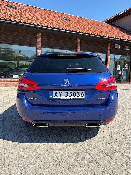 Peugeot 308 SW 4 of 5